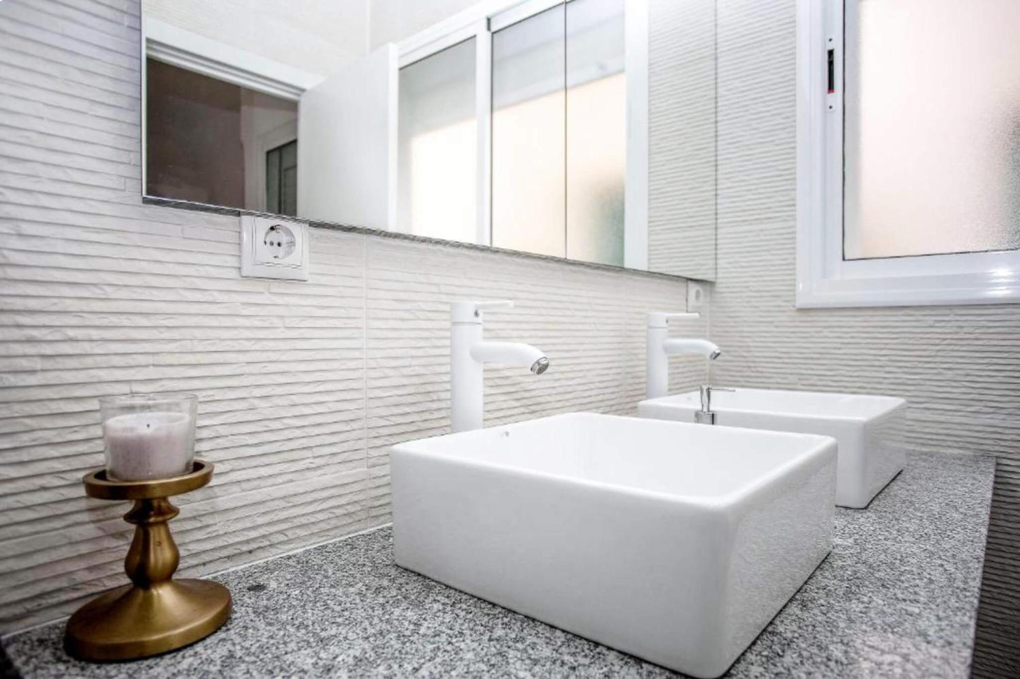 Adorable Urban Suites لاس بالماس دي غران كاناريا الغرفة الصورة